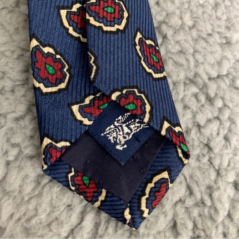Vintage Burberry Men’s Necktie - Navy Blue/Red Paisley Print, 59”L x 3.5”W - Picture 6 of 8